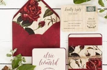 Las invitaciones de boda rojas con detalles en tendencia