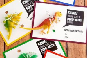 tarjetas de cumpleaños de dinosaurios con muñequitos de piñatas