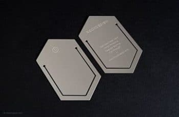 Unas tarjetas de presentacion metalizadas fuera de lo normal