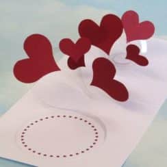 Diseños divertidos y tiernos de tarjetas pop up de amor