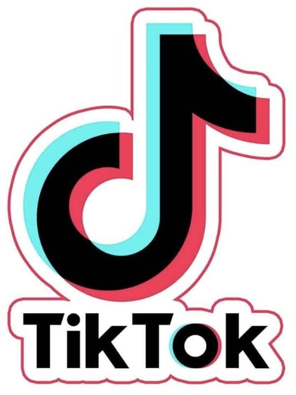 invitaciones de cumpleaños de tik tok tipografias