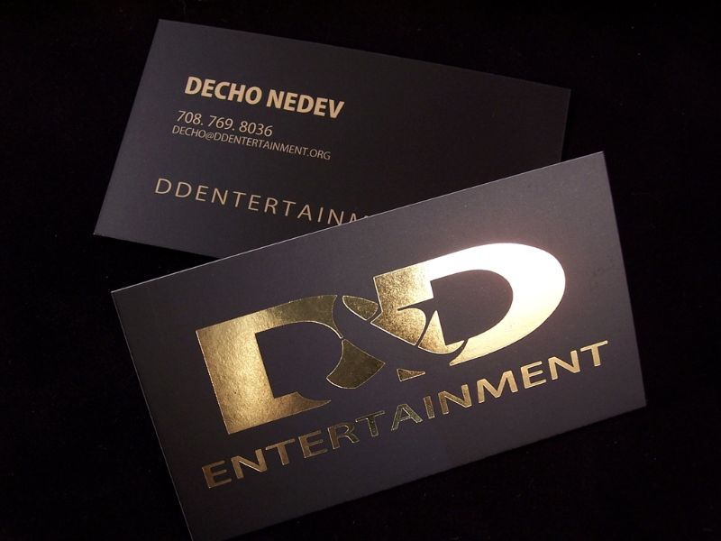 tarjetas de presentacion dorado con negro alta elegancia