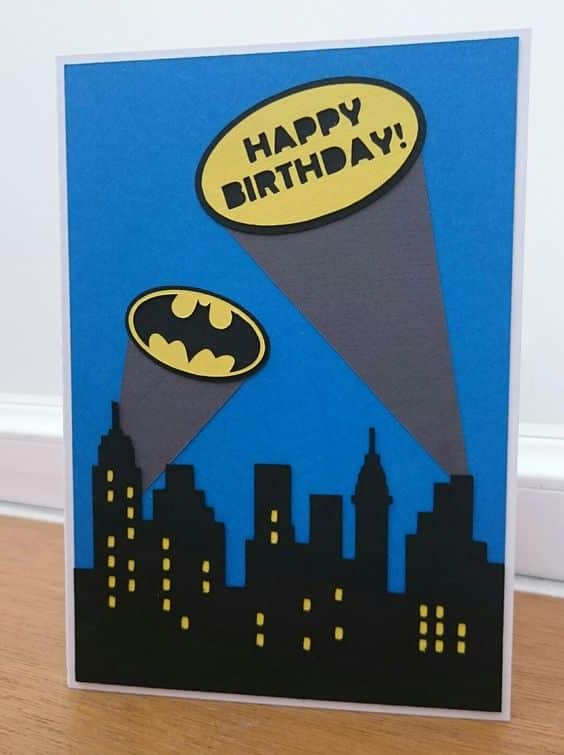 Tarjeta de cumpleaños Batman en 4 presentaciones